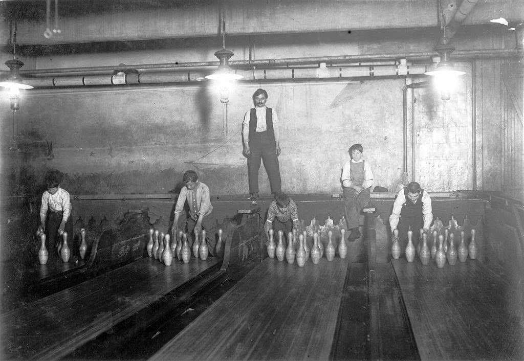 Professions destined to disappear, THE BOWLING PIN RECTIFIER